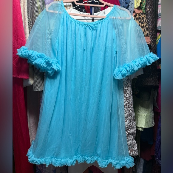 Vintage Ruffle nightgown robins egg blue 1960s- - Picture 3 of 6